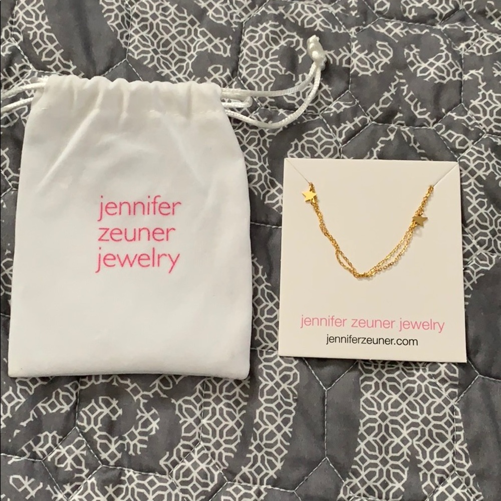 Jennifer Zeuner star necklace